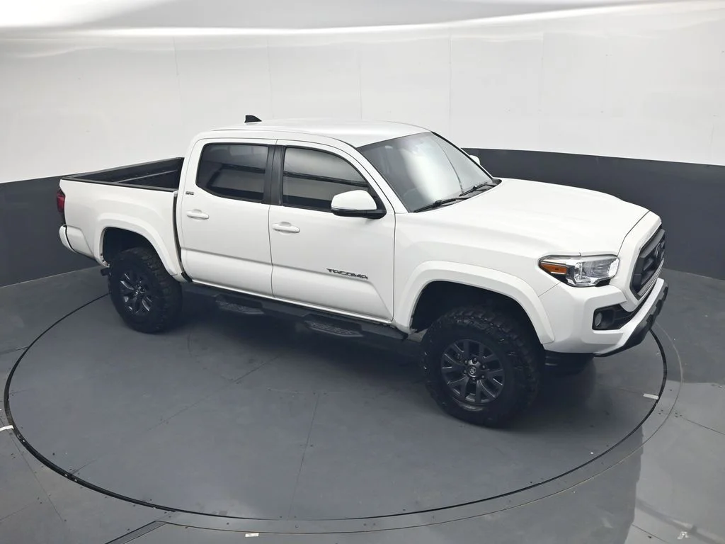 Used 2023 White Toyota SR5 image 16