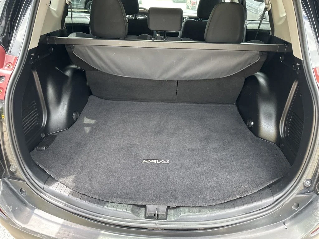 Used 2015 Black Toyota XLE image 28
