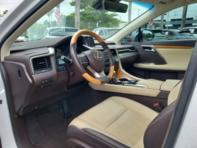 Used 2019 White Lexus 350 image 13