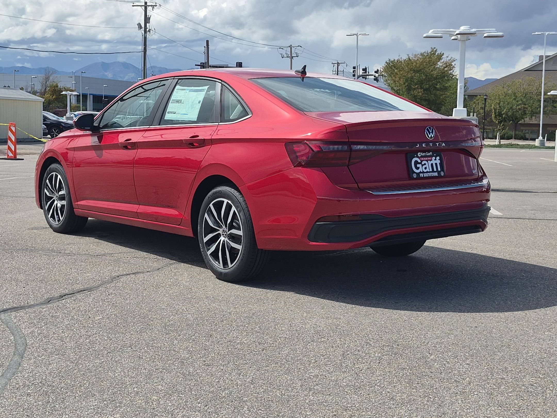 New 2027 Kings Red Metallic Volkswagen SE image 5