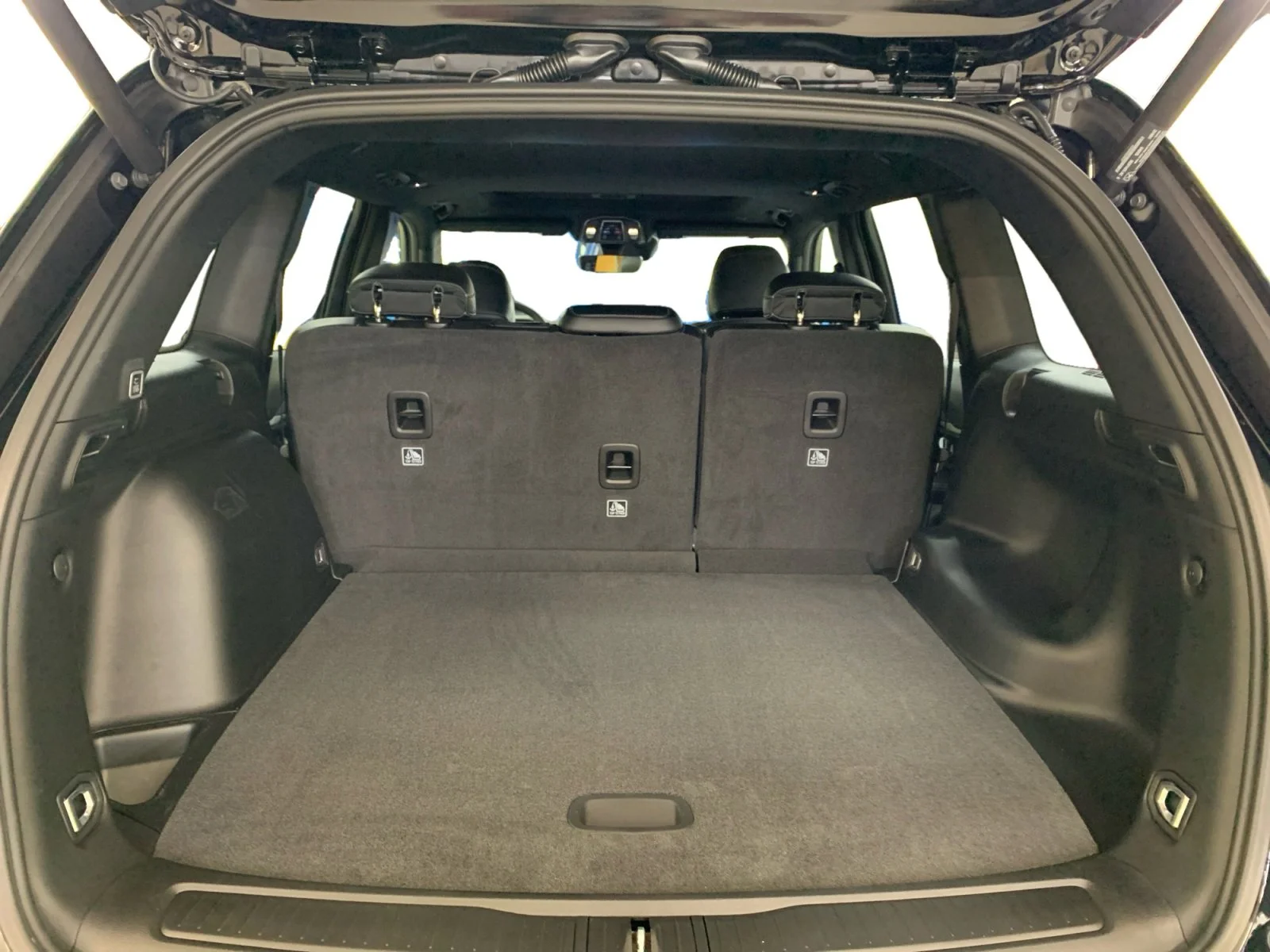 New 2026 Diamond Black Crystal Pearl Jeep Altitude image 19
