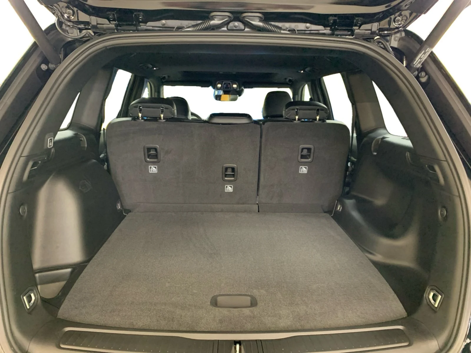 New 2026 Diamond Black Crystal Pearl Jeep Altitude image 19
