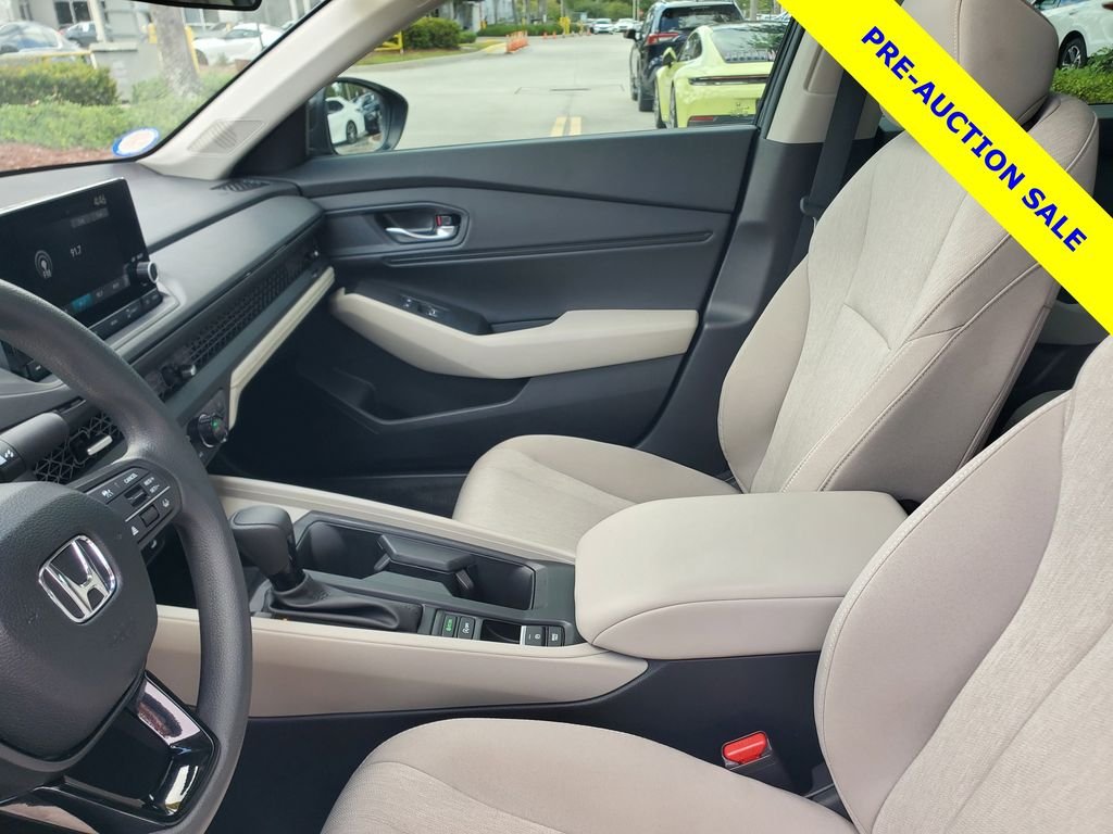 Used 2025 Gray Honda SE image 15
