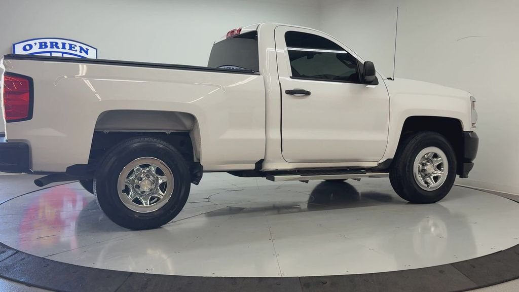Used 2018 Summit White Chevrolet WT image 4