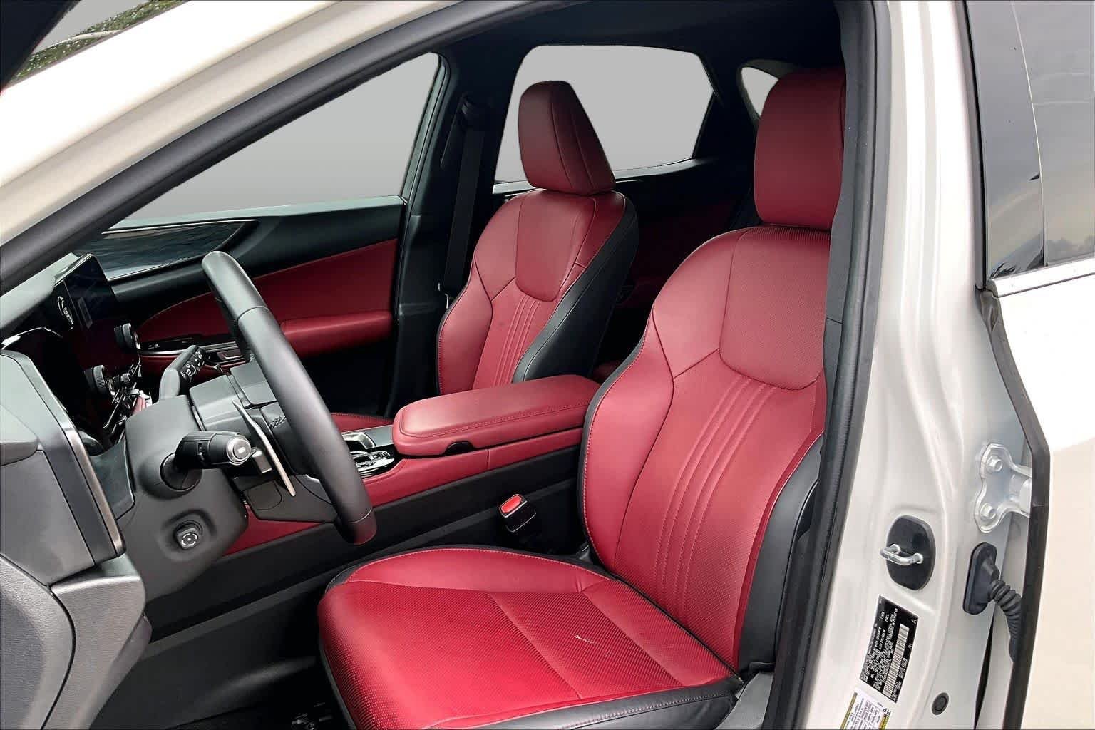 Used 2024 Eminent White Pearl Lexus Premium image 8