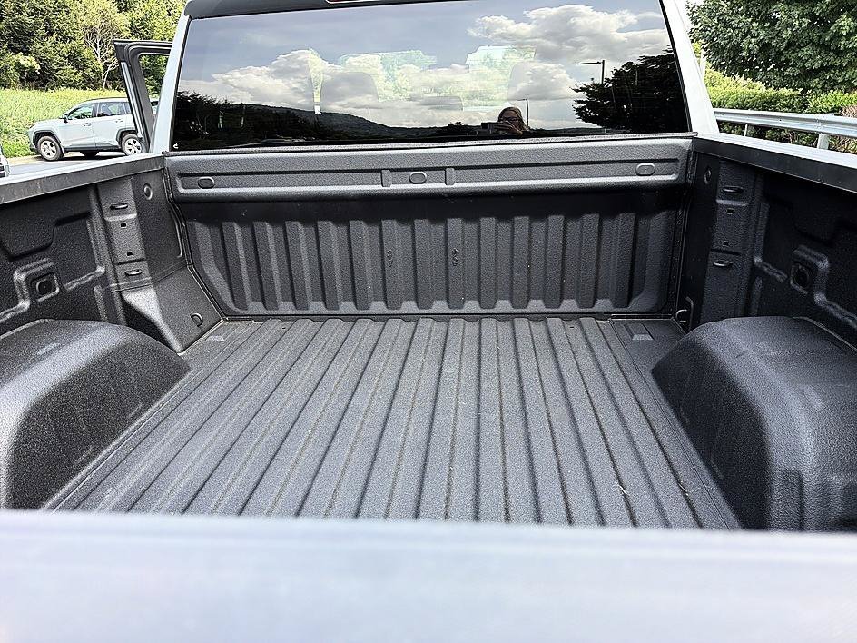 Used 2023 Sterling Gray Metallic Chevrolet LT image 21