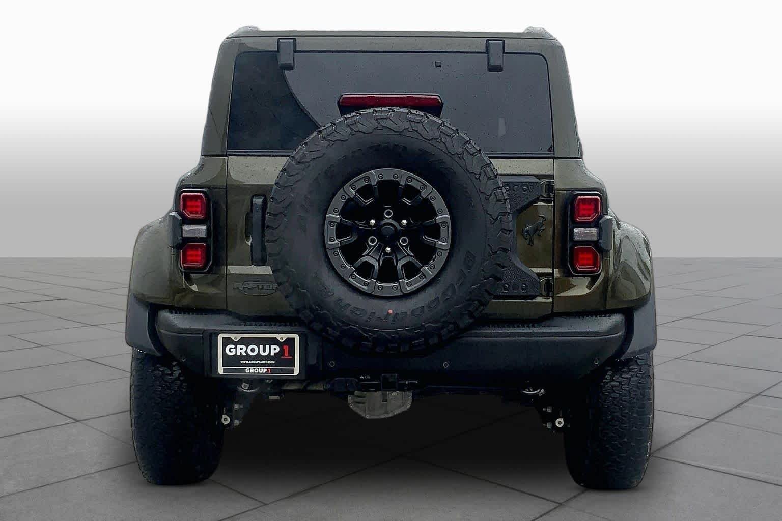 Used 2025 Shelter Green Metallic Ford Raptor image 10