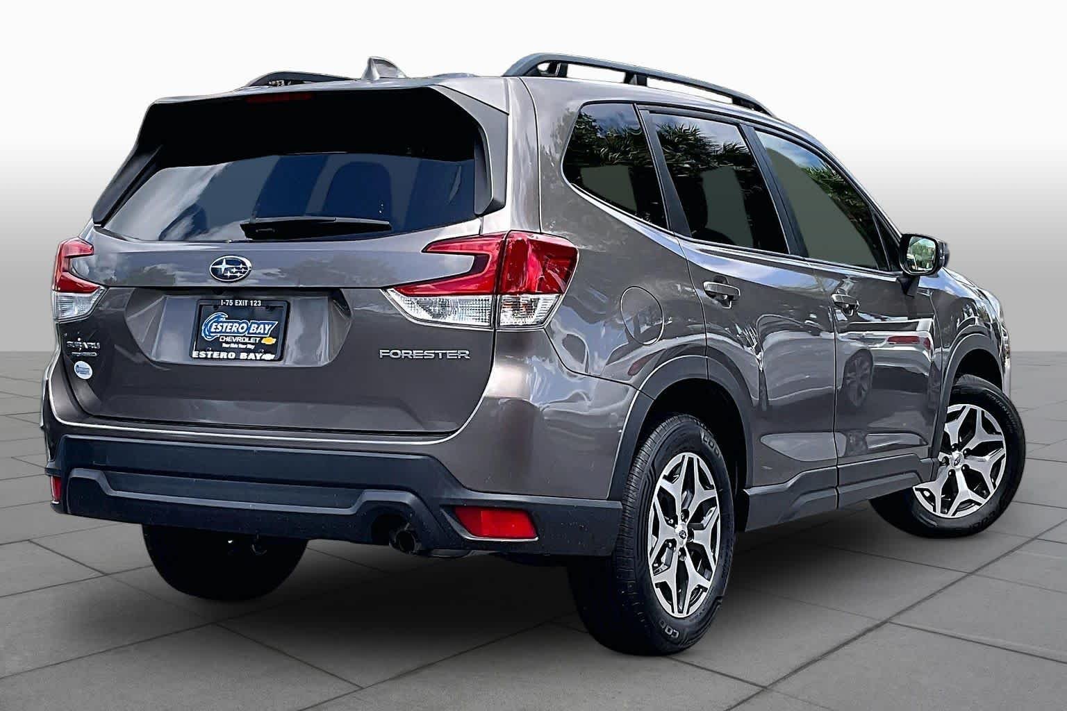 Used 2023 Brilliant Bronze Metallic Subaru Premium image 13