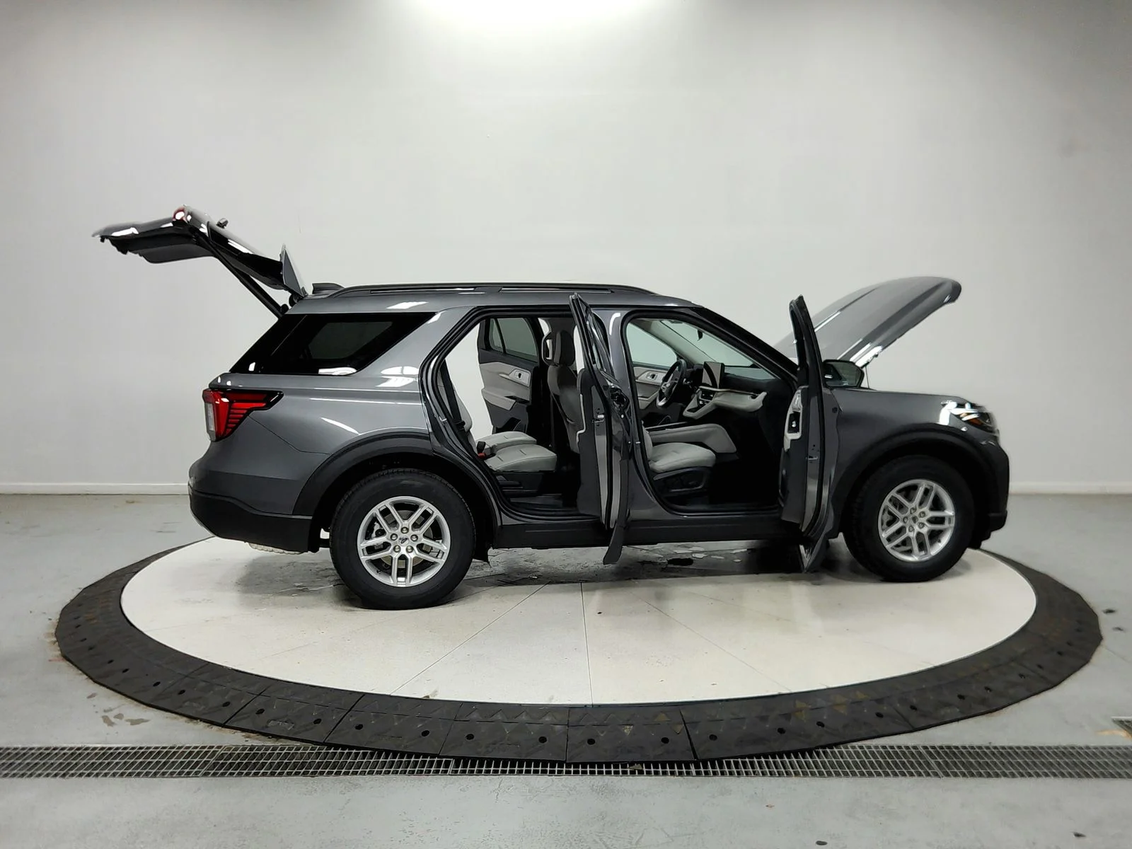 New 2026 Carbonized Gray Metallic Ford Active image 17