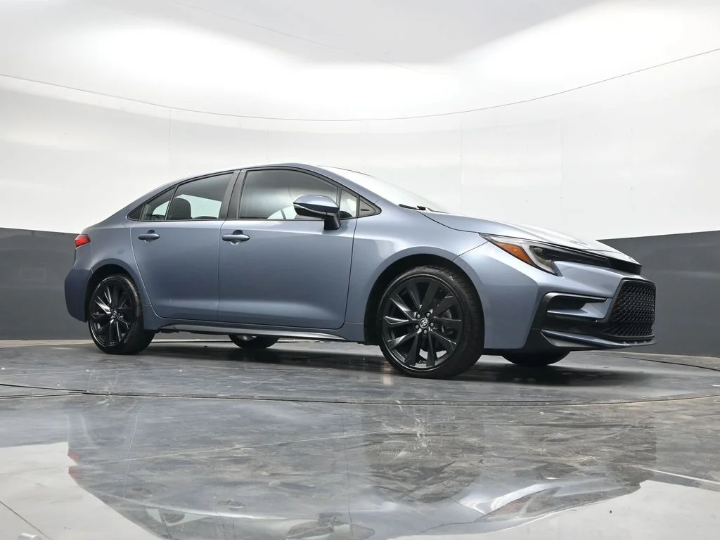 Used 2023  Toyota SE image 25