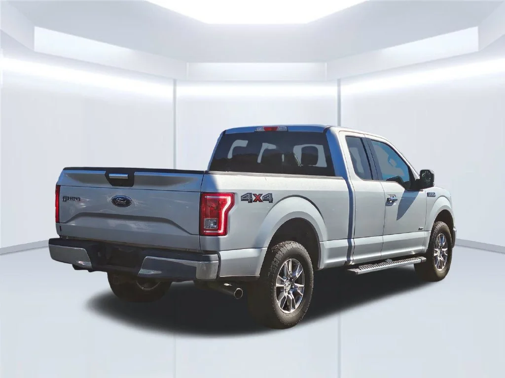 Used 2016 Ingot Silver Ford XLT image 9