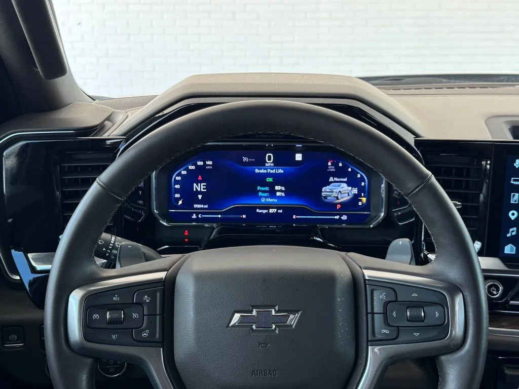 Used 2025 Gray Chevrolet RST image 33
