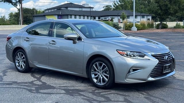 Used 2017 Atomic Silver Lexus 300h image 8