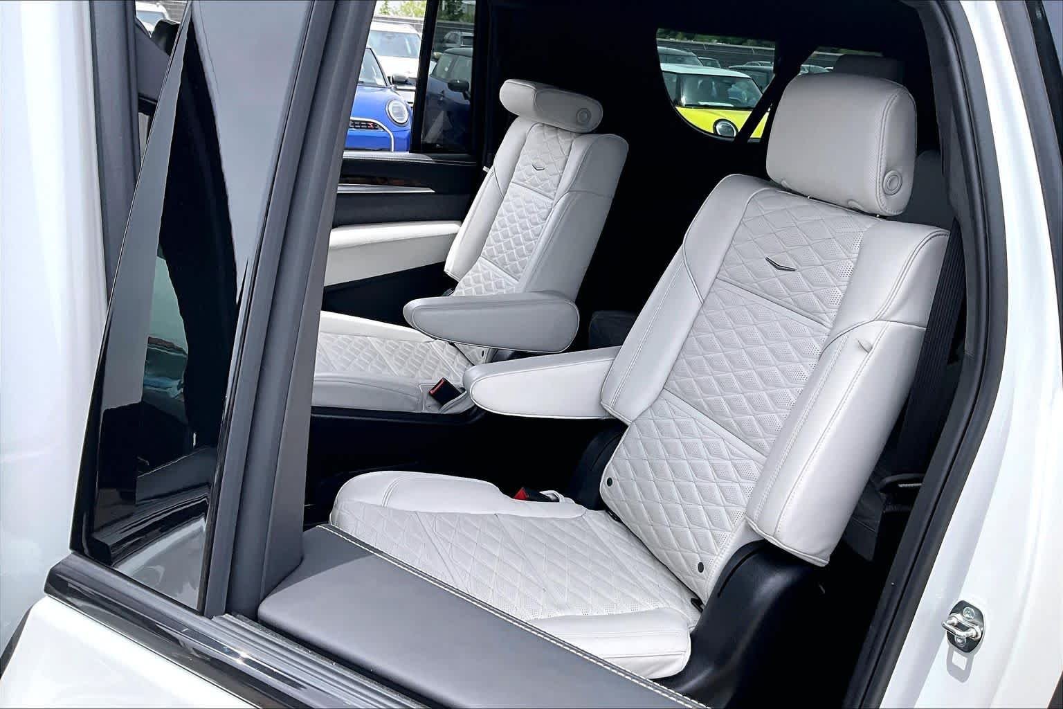 Used 2025 Crystal White Tricoat Cadillac 4WD Sport Platinum image 16