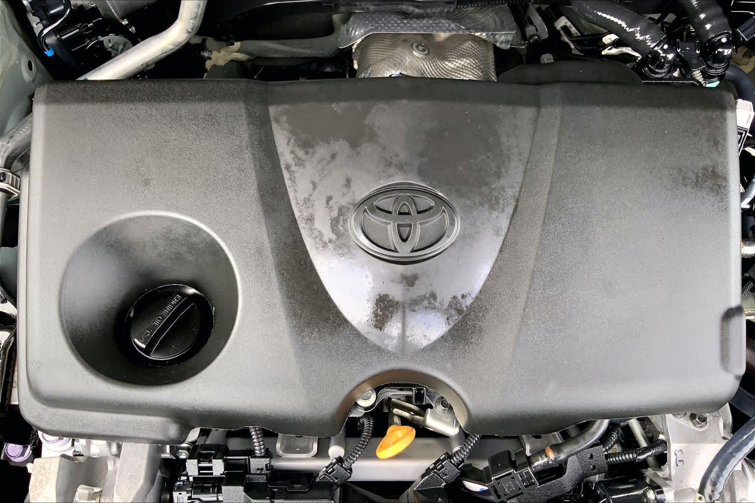 Used 2023 Lunar Rock Toyota XLE Premium image 32
