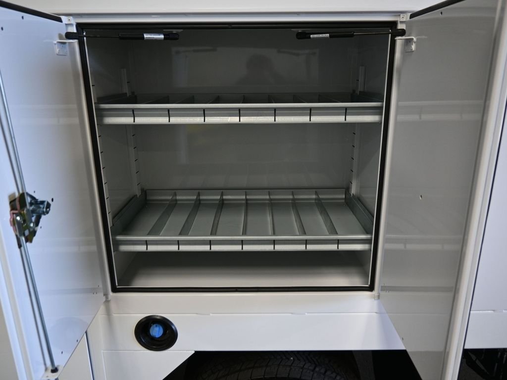 2025 Ford F-550 Super Duty Chassis Cab XL - Photo 32