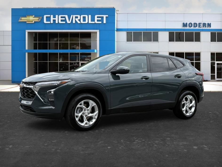 2025 Chevrolet Trax LS's photo