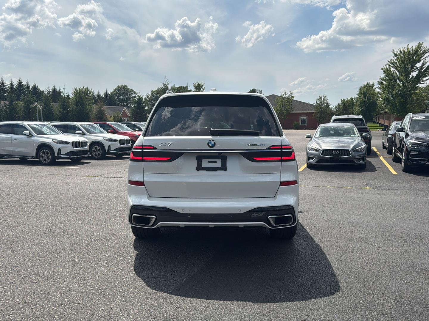 Used 2024 Mineral White Metallic BMW xDrive40i image 4