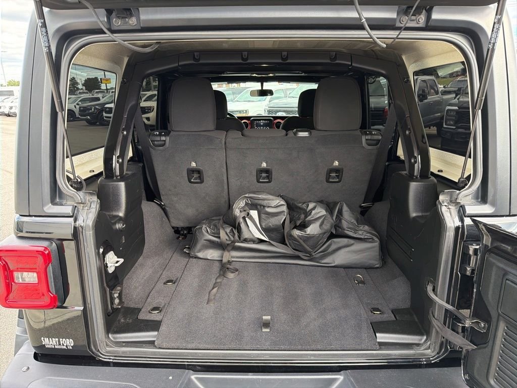 Used 2020 Black Clearcoat Jeep Unlimited Rubicon image 16