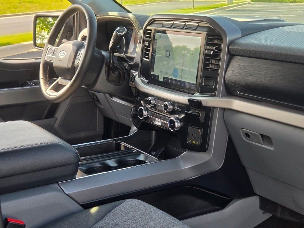 Certified Used 2023 Stone Gray Metallic Ford XLT image 8