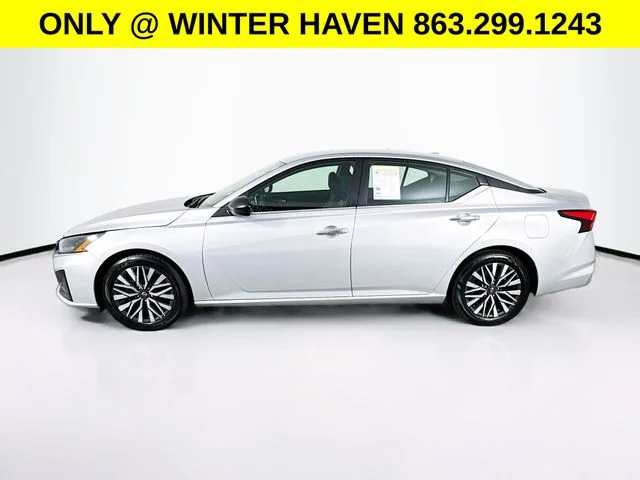 Certified Used 2024 Silver Nissan 2.5 SV image 4