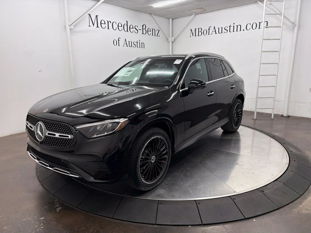 New 2027 Black Mercedes-Benz GLC 300 image 3