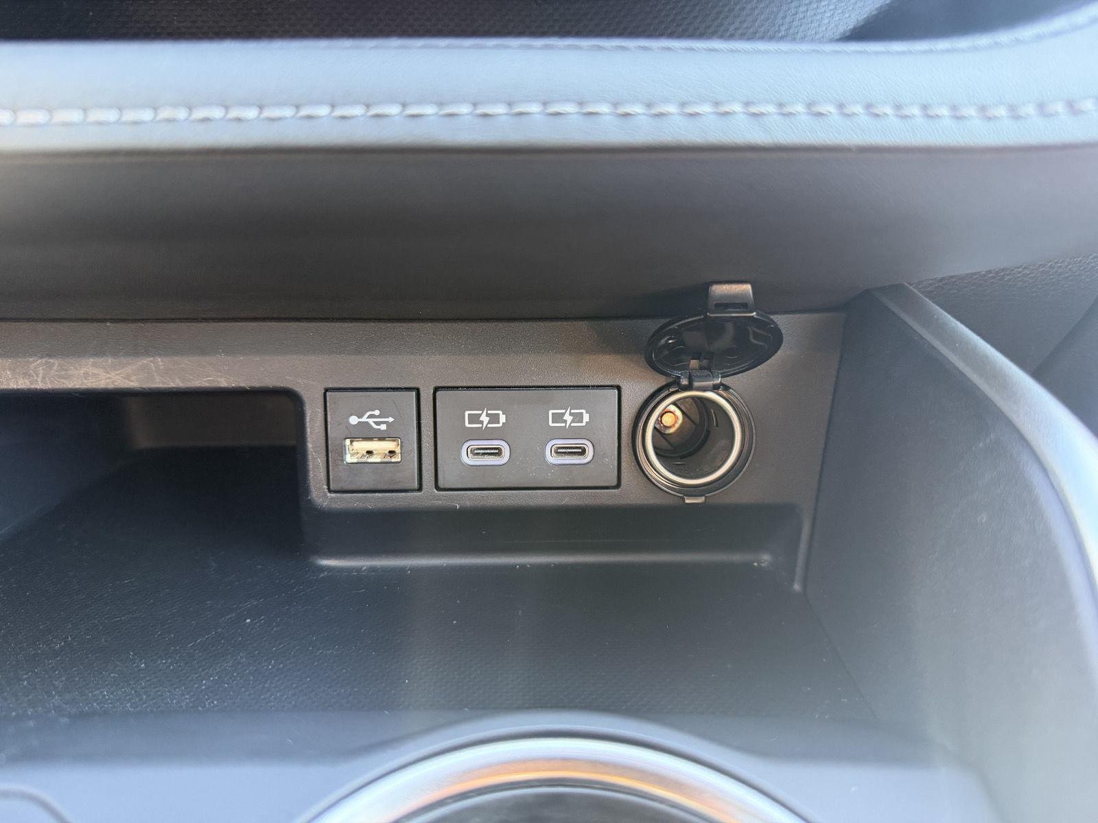 Used 2023 Wind Chill Pearl Toyota XLE image 29