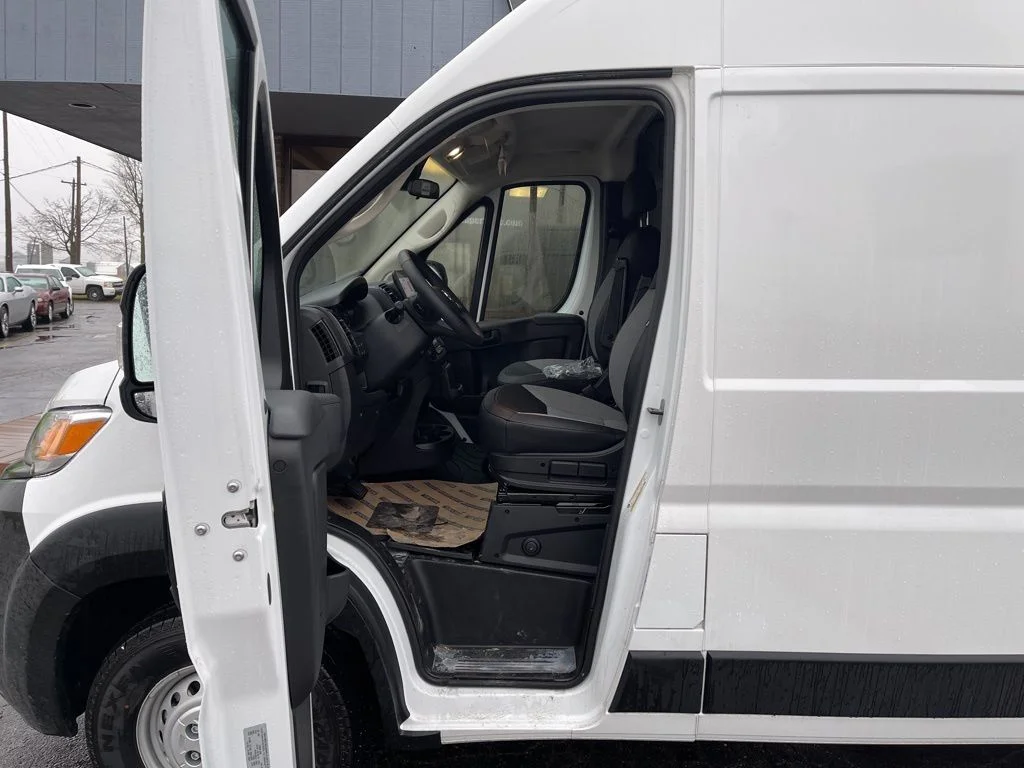 New 2025 Bright White Clear-Coat Exterior Paint RAM High Roof image 12