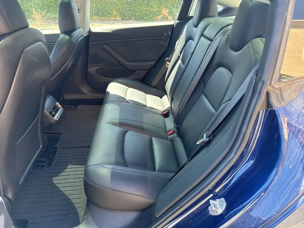 Used 2018  Tesla Long Range image 20