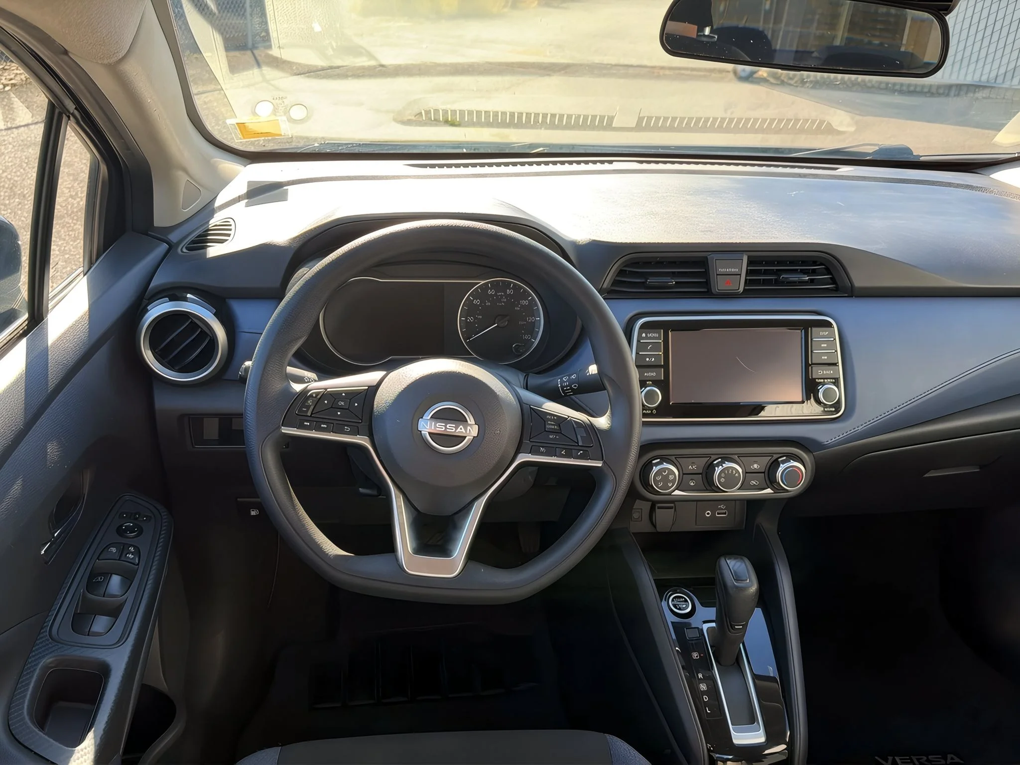 2024 Nissan Versa Sedan SV - Photo 17