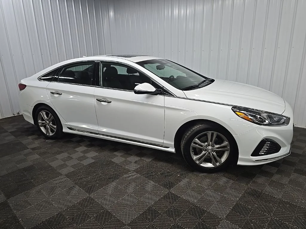 Used 2018 White Hyundai Sport+ image 1