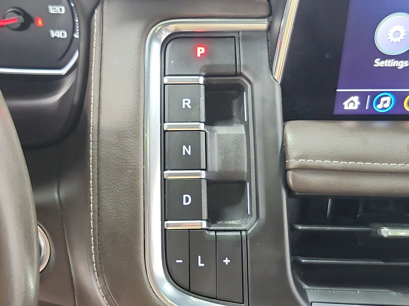 Used 2021 White Chevrolet LT image 29
