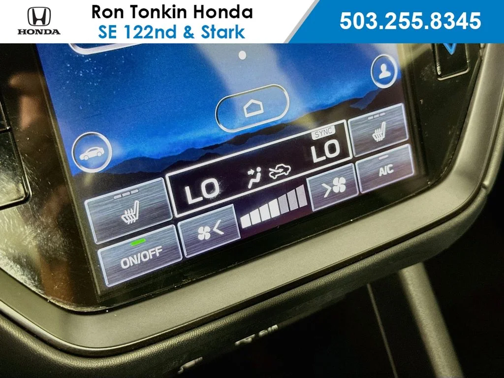 Used 2023 Ice Silver Metallic Subaru Premium image 17