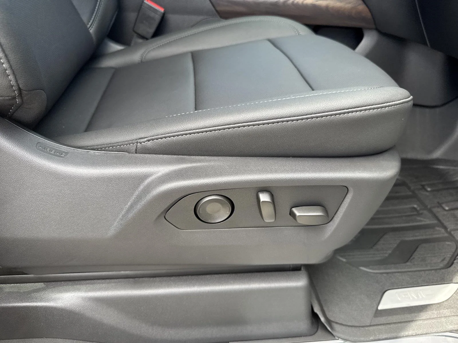 New 2026 Sterling Metallic GMC SLT image 38