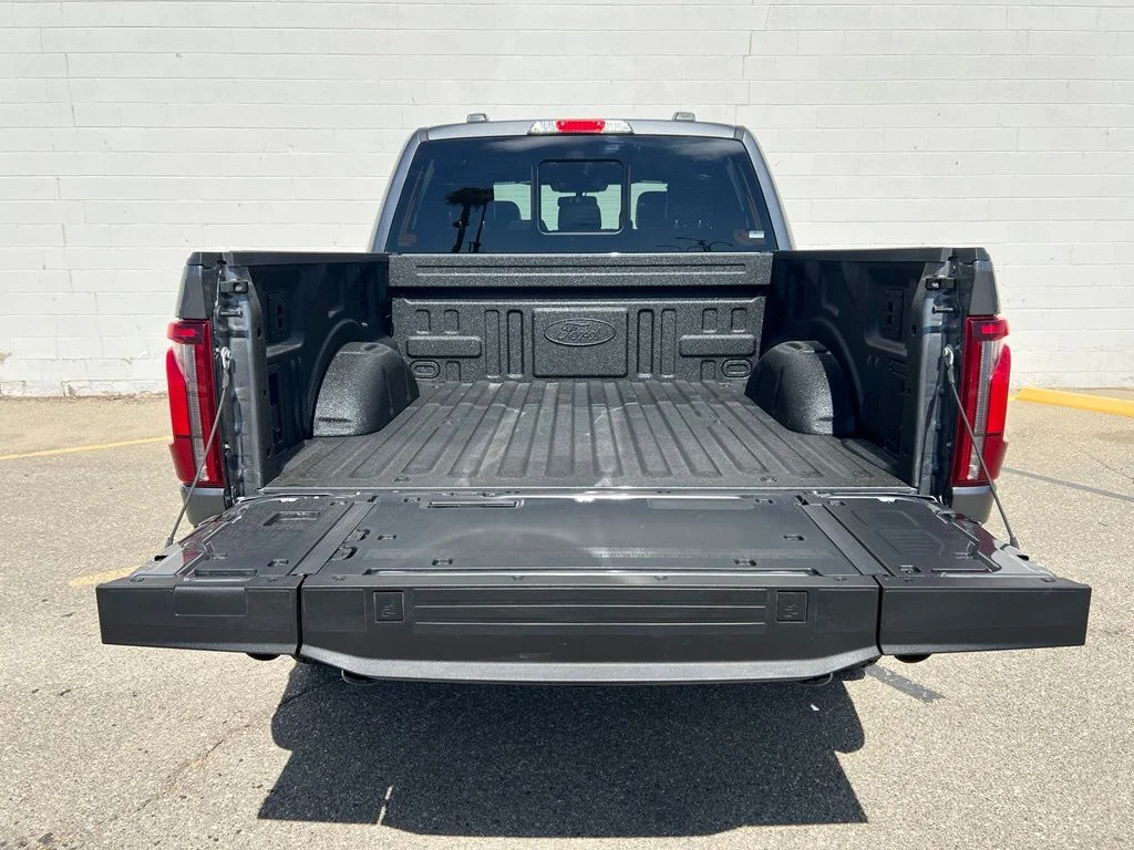 New 2026 Carbonized Gray Metallic Ford Tremor® image 5