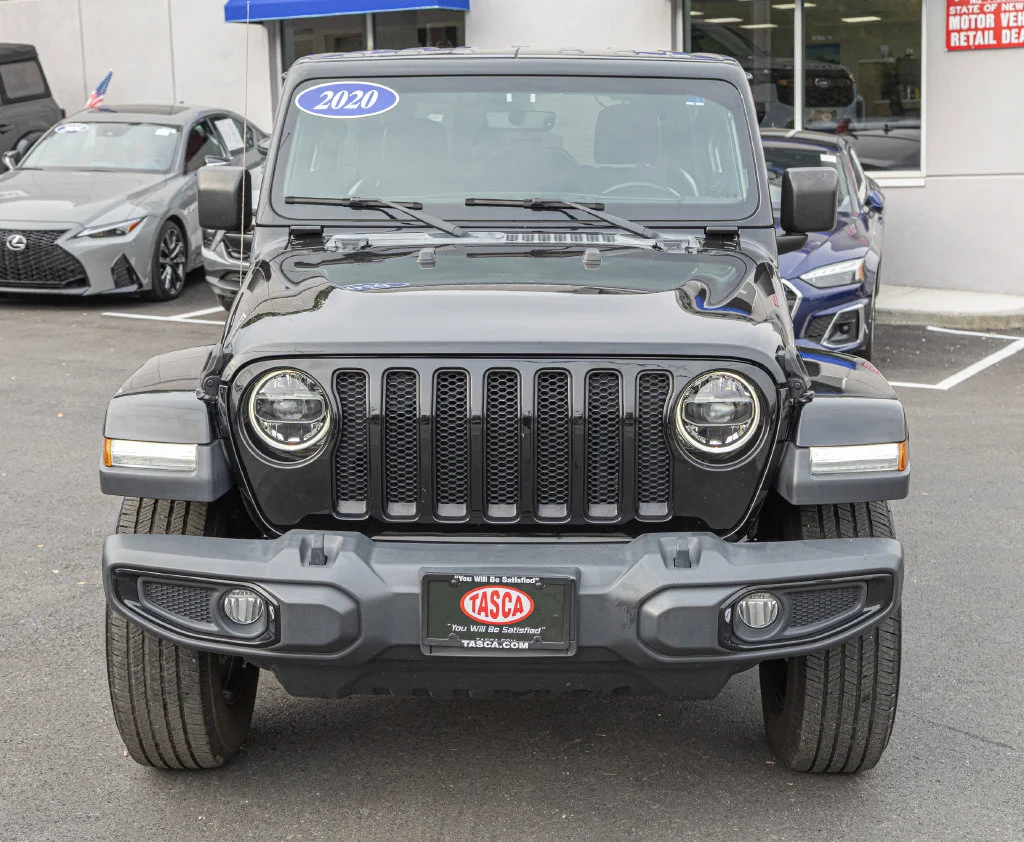 Used 2020 Black Jeep Unlimited Sahara Altitude image 9
