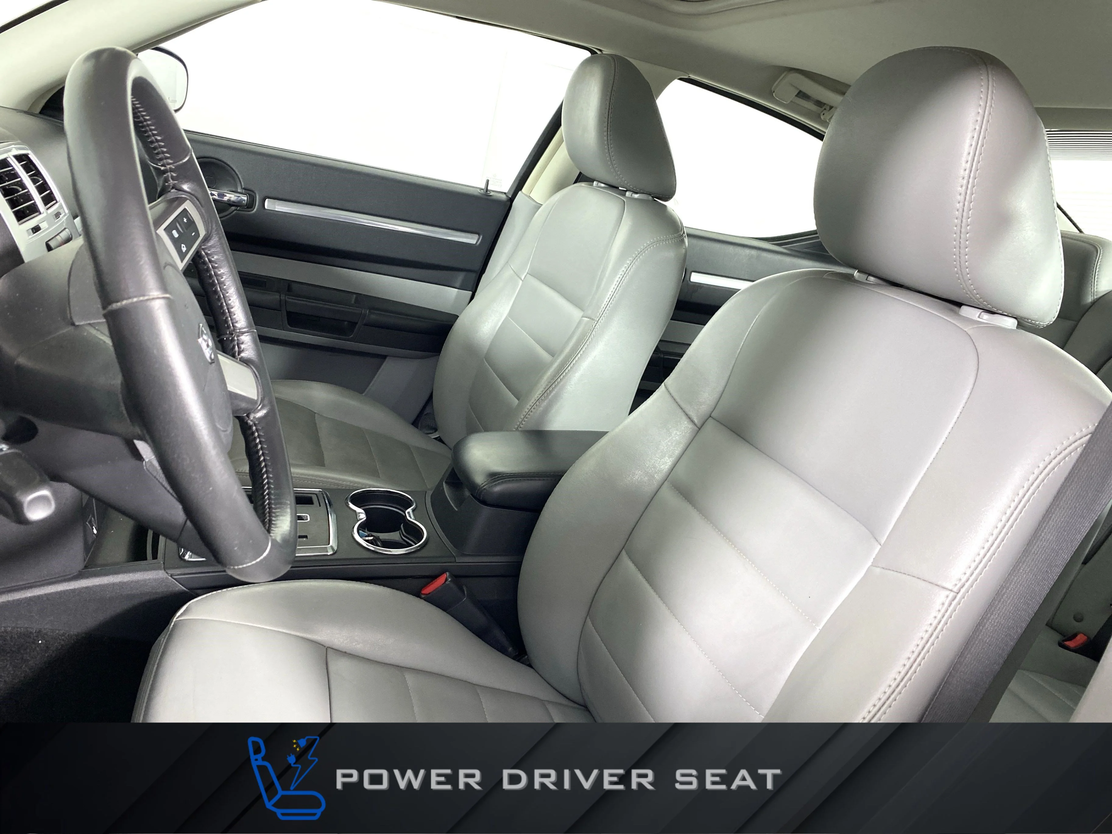 Used 2010 Bright Silver Metallic Dodge Rallye image 16