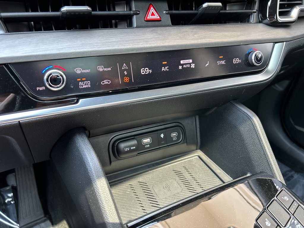 Certified Used 2024 Glacial White Pearl Kia X-Line image 25