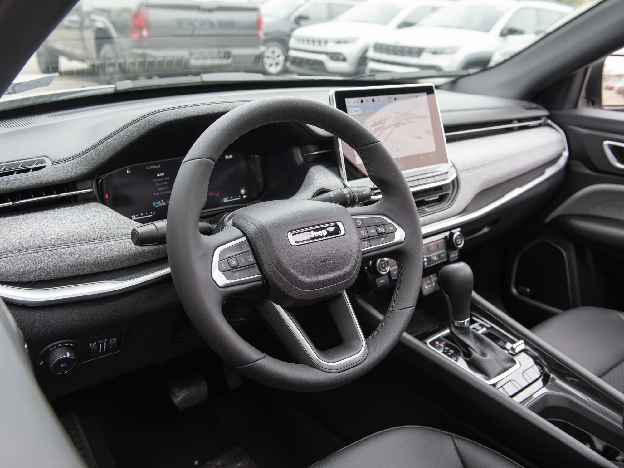 New 2025 Silver Jeep North* 4x4, Pano Sunroof, Heated Seats/Wheel, 360 Camera image 9