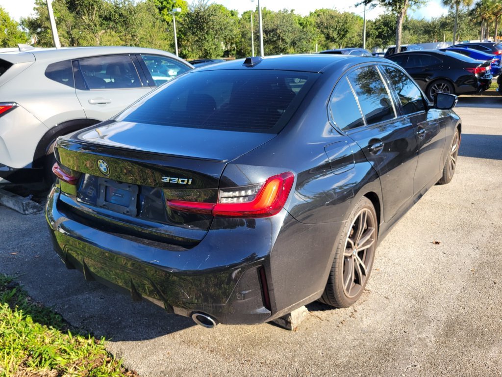 Used 2024 Black BMW 330i image 9