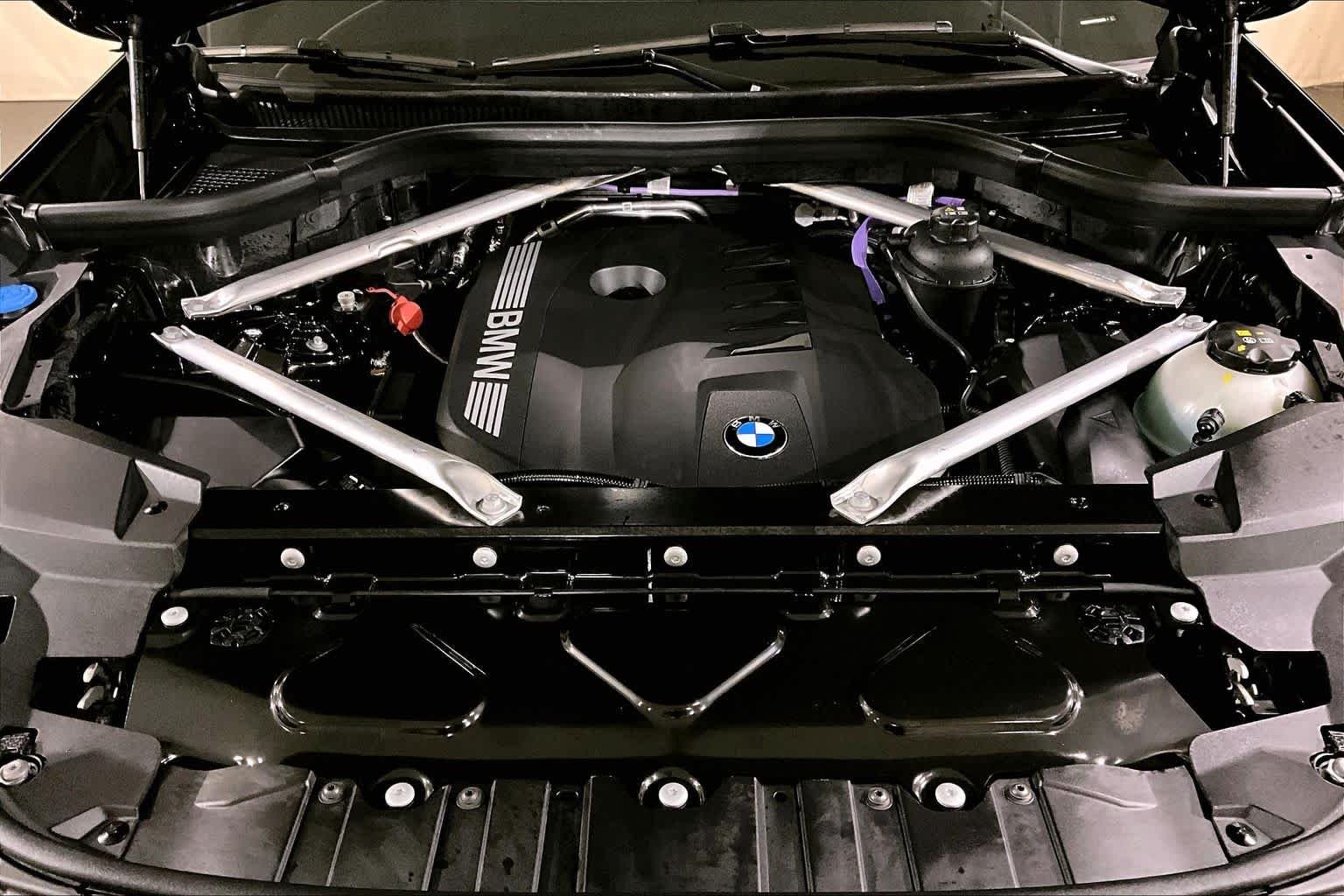 Used 2026 Black Sapphire Metallic BMW xDrive40i image 29