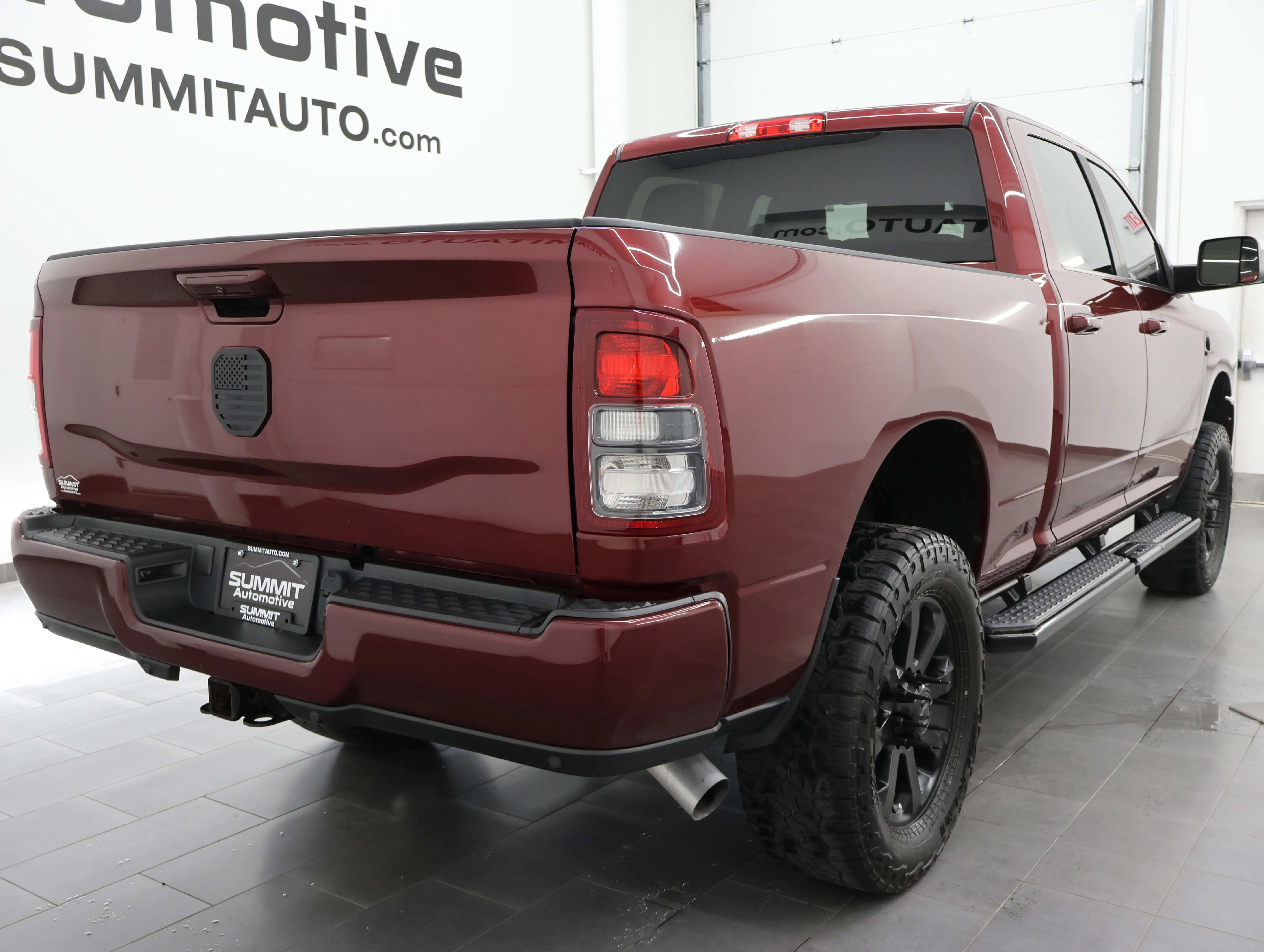 Used 2022 Delmonico Red Pearlcoat Ram Big Horn image 4