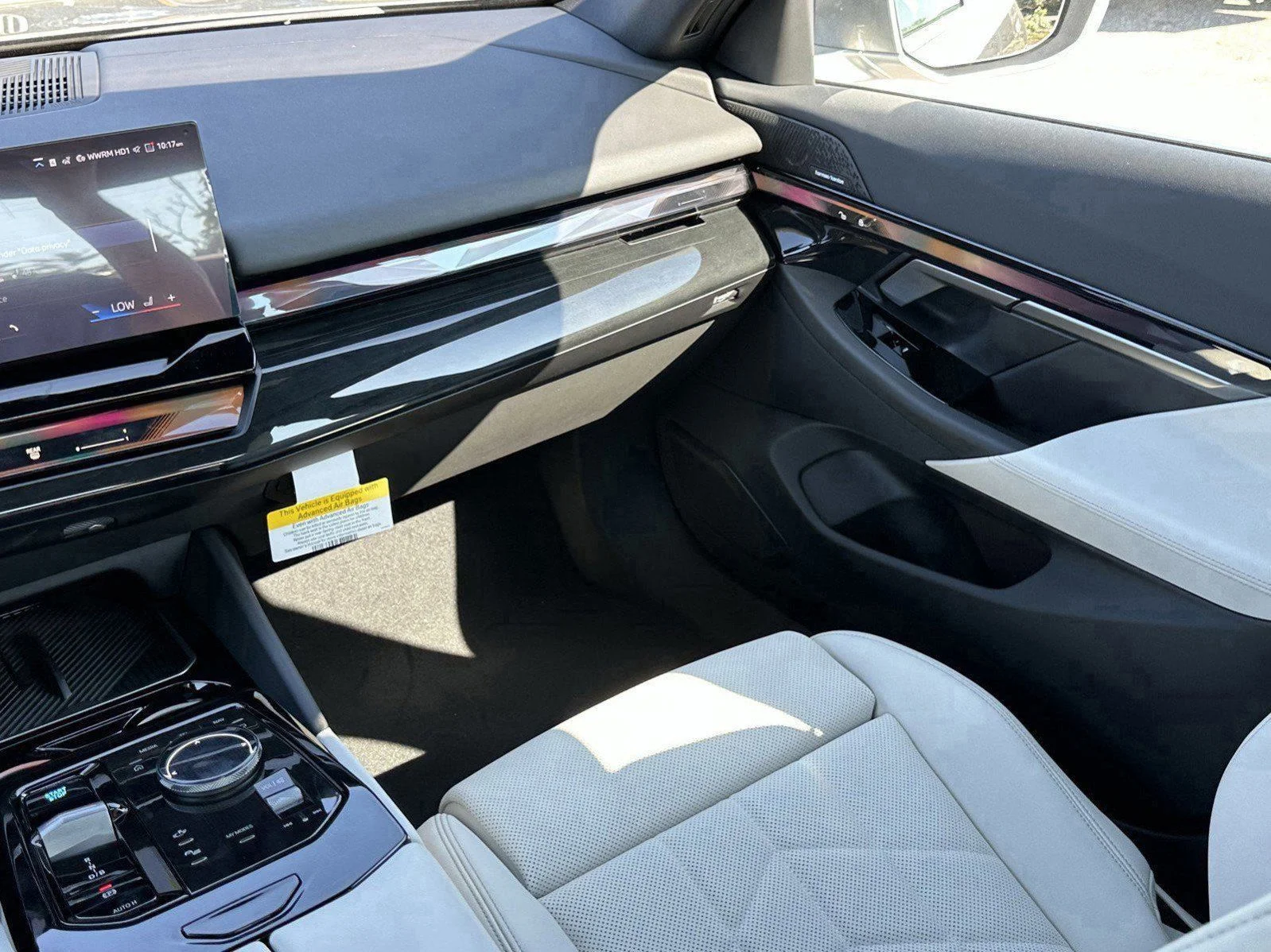 New 2026 Oxide Grey Metallic BMW eDrive40 image 16