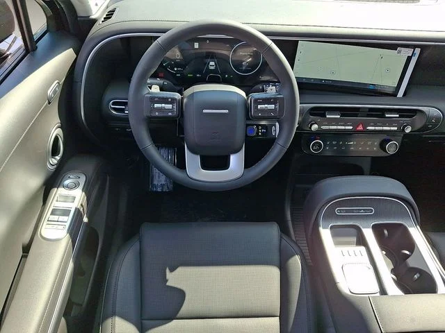 New 2026 Black Hyundai SEL Premium image 8