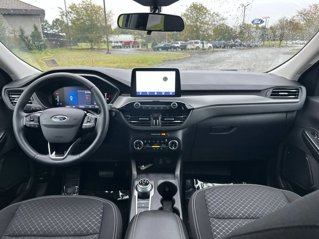 Used 2024 Black Metallic Ford Active image 4