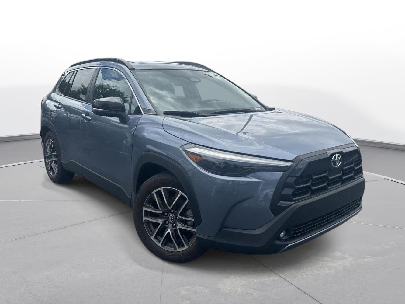 Used 2026 Celestite Toyota XLE image 4