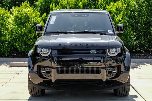 2025 Land Rover Defender 5