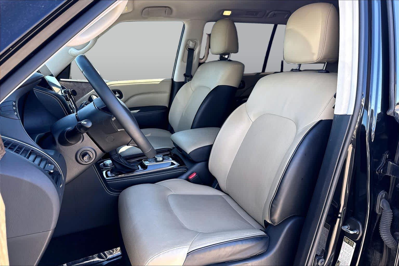 Used 2024 Mineral Black INFINITI PREMIUM SELECT image 8