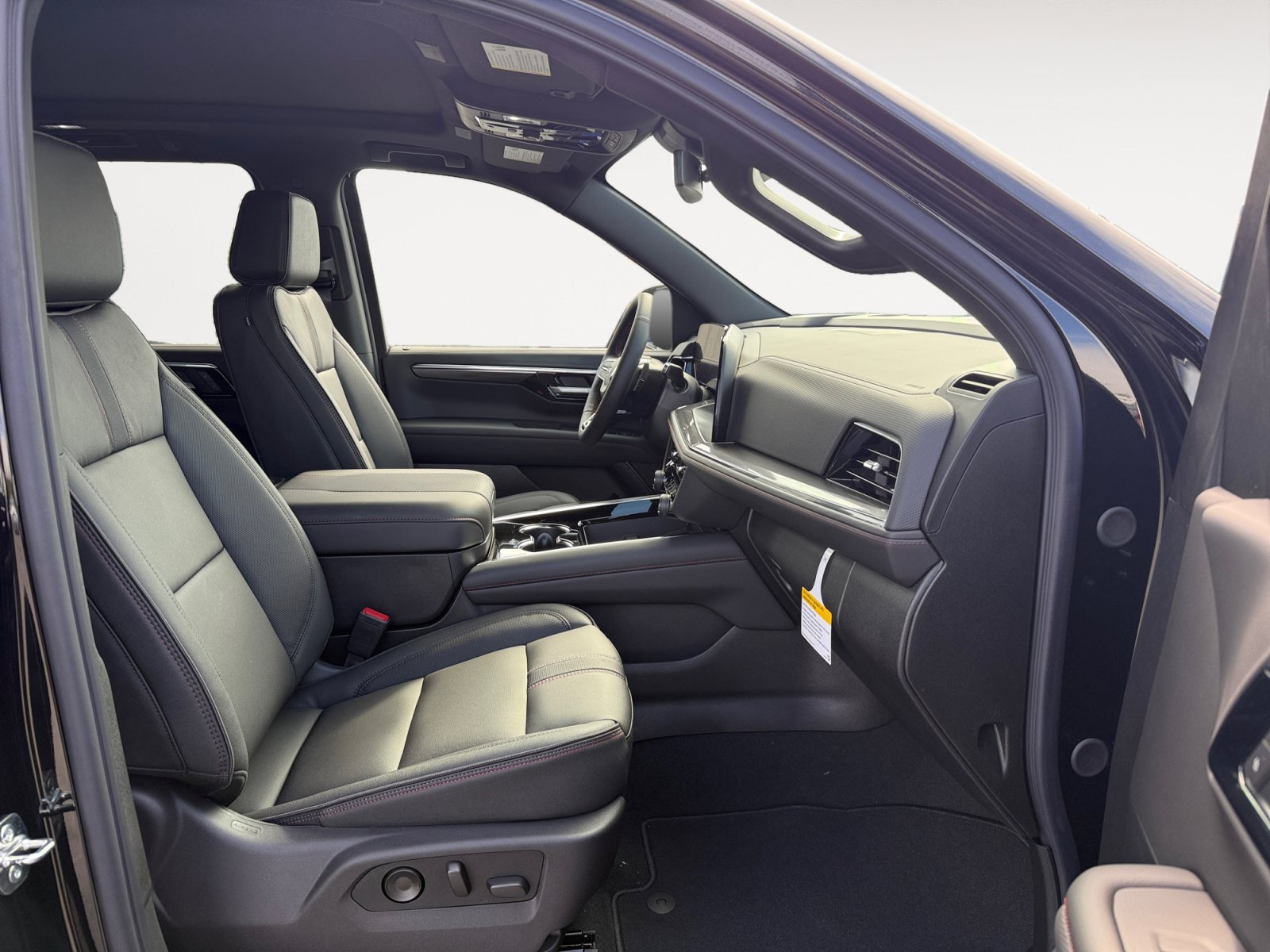 2026 Chevrolet Suburban RST - Photo 19