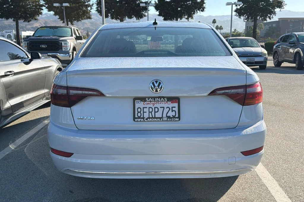 Used 2019 White Silver Metallic Volkswagen 1.4T S image 6